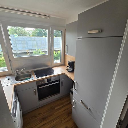 Monteurs-Ferienwohnung Emden Exteriör bild