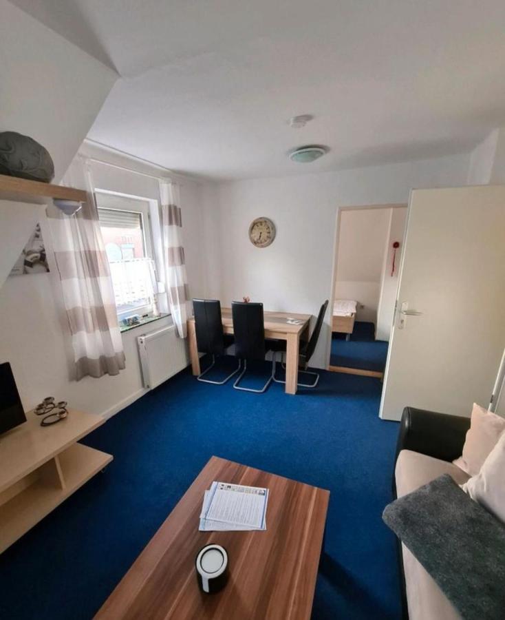 Monteurs-Ferienwohnung Emden Exteriör bild