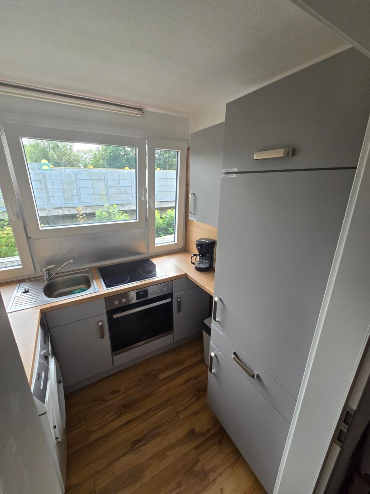 Monteurs-Ferienwohnung Emden Exteriör bild